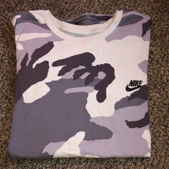 Nike Other - Medium Nike Camouflage T- Shirt